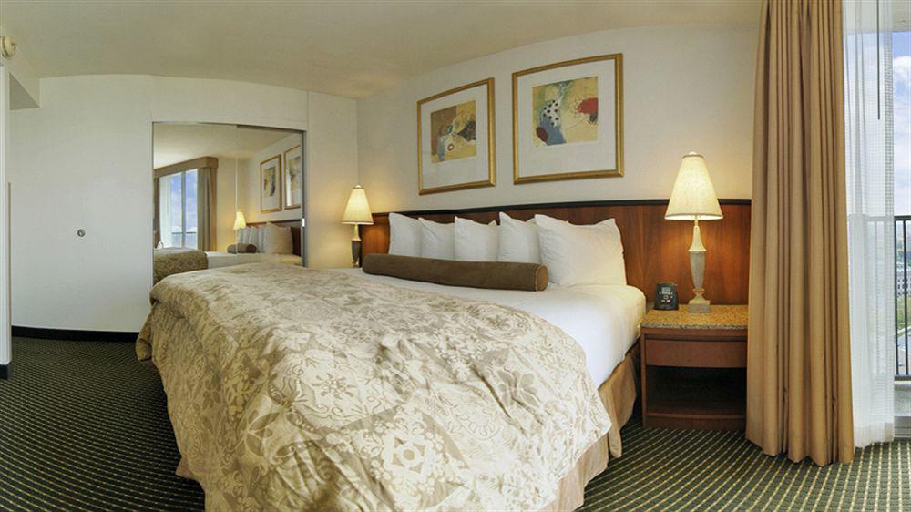 Embassy Suites Philadelphia - Center City Екстер'єр фото