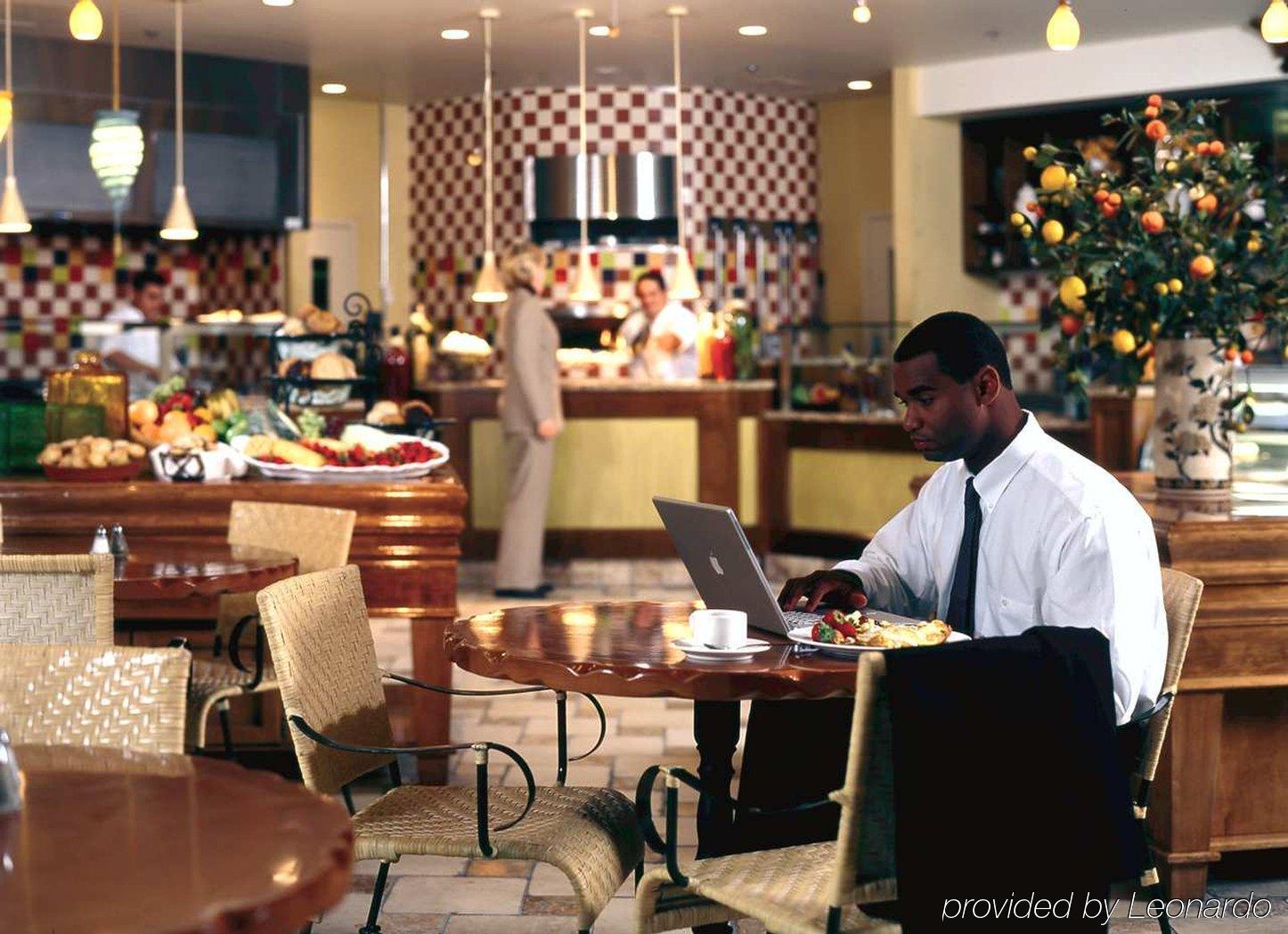 Embassy Suites Philadelphia - Center City Ресторан фото