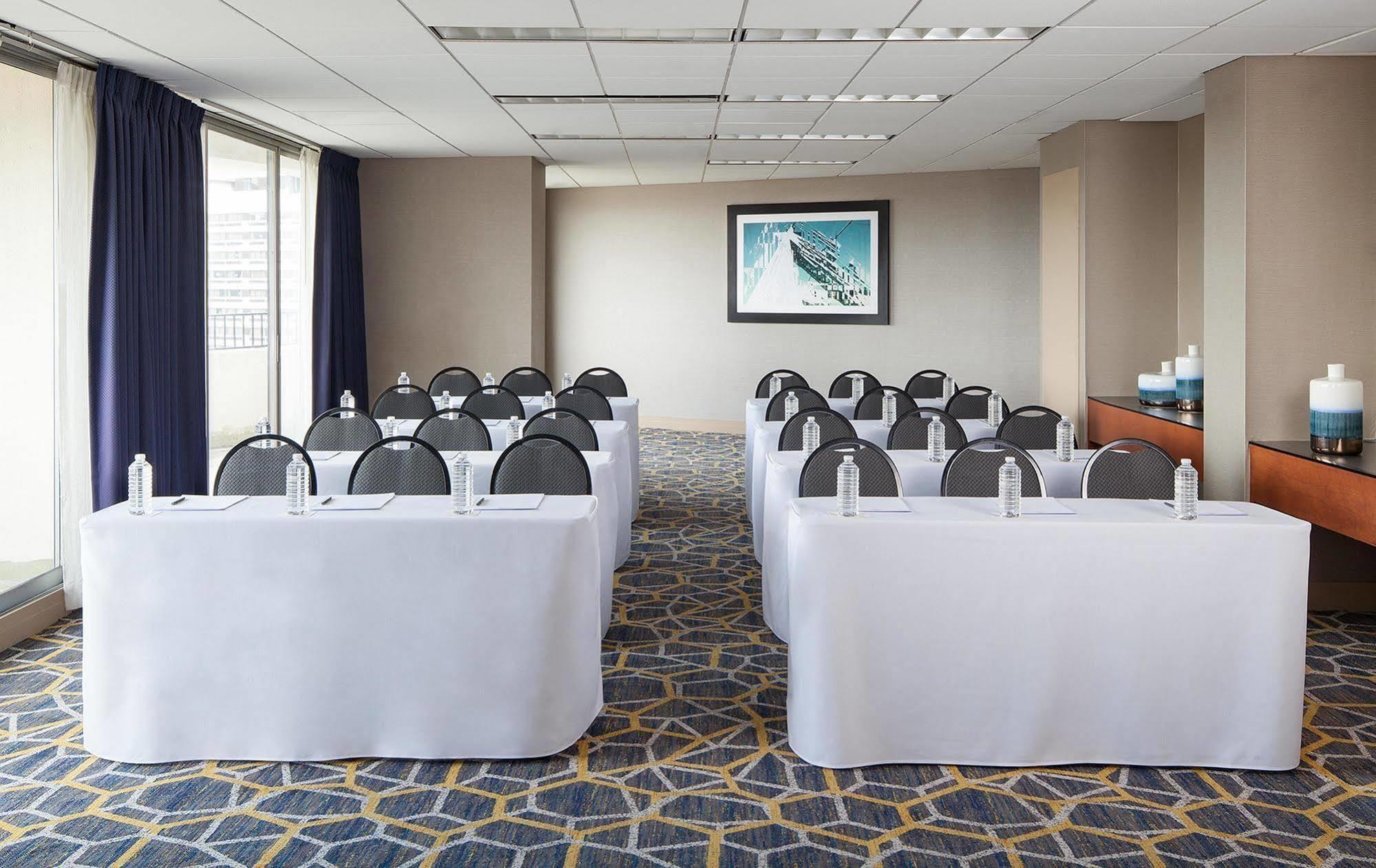 Embassy Suites Philadelphia - Center City Екстер'єр фото
