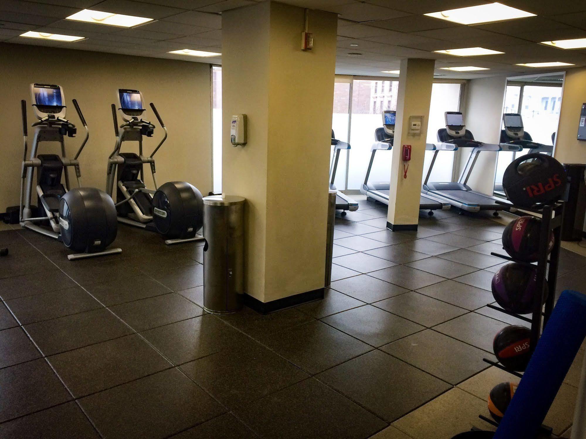 Embassy Suites Philadelphia - Center City Екстер'єр фото