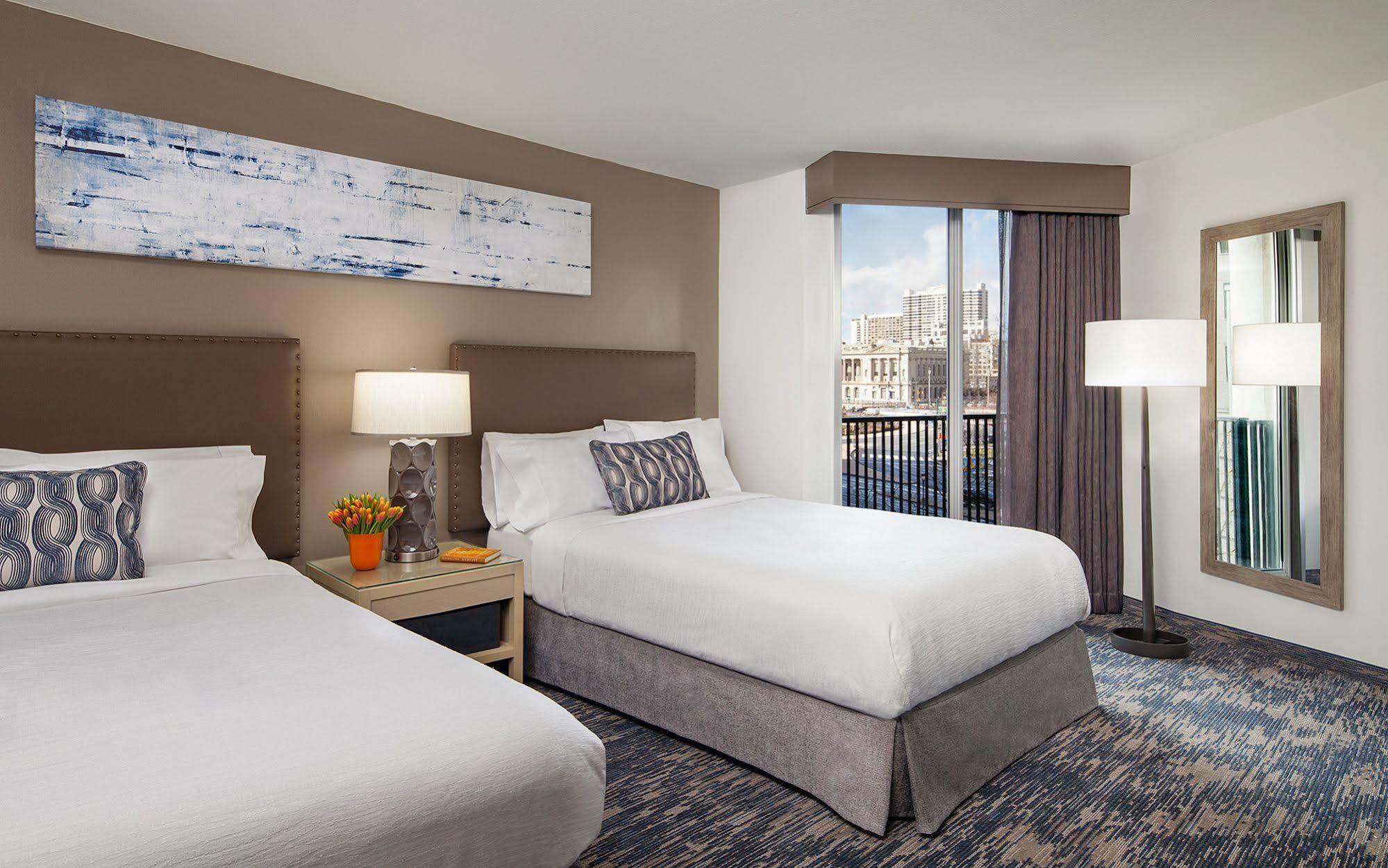 Embassy Suites Philadelphia - Center City Екстер'єр фото